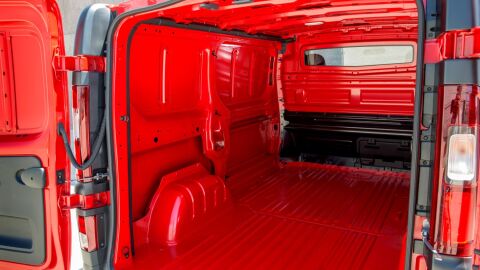 Nissan-NV30012