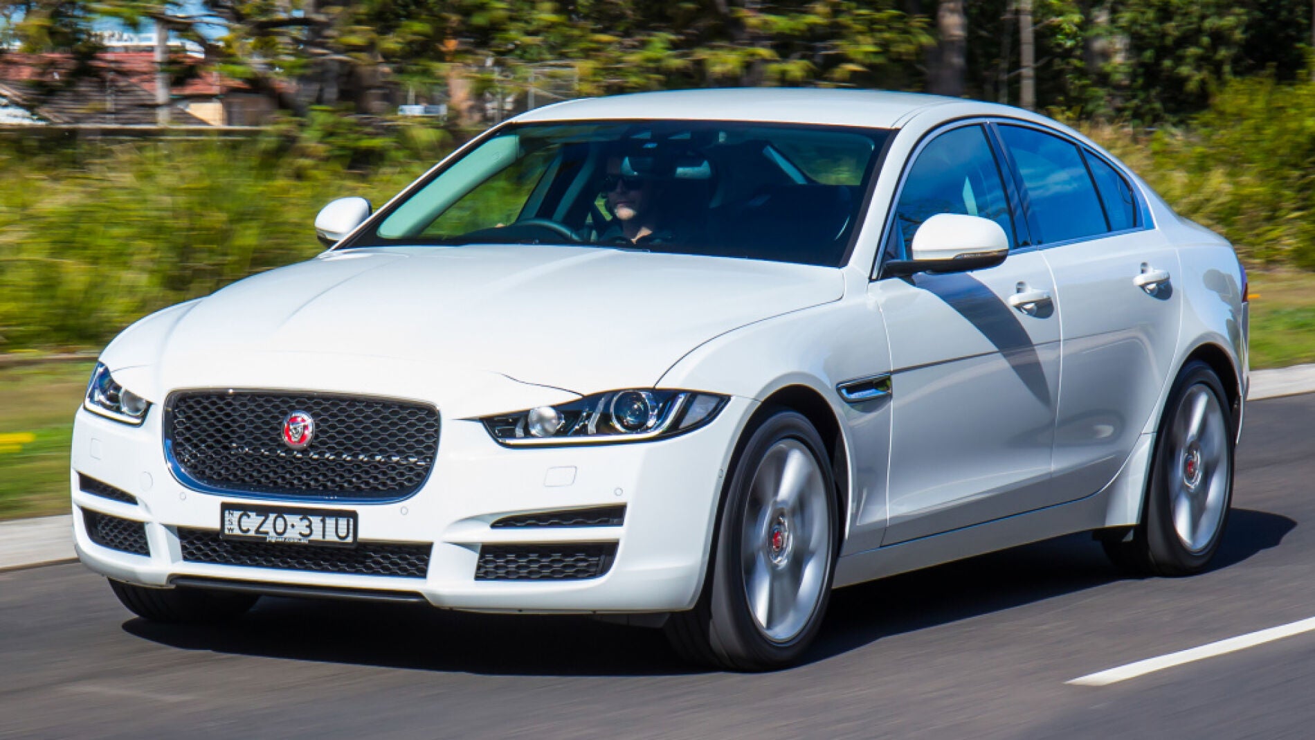 jaguar_xe_prestige_10.jpg
