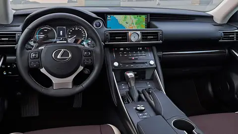lexus-is-300h-2017-prueba-06.jpg lexus-is-300h-2017-prueba-06