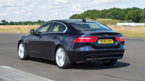 jaguar_xe_20d_portfolio_awd_2