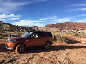 Land-Rover-Discovery.jpg Land-Rover-Discovery.jpg