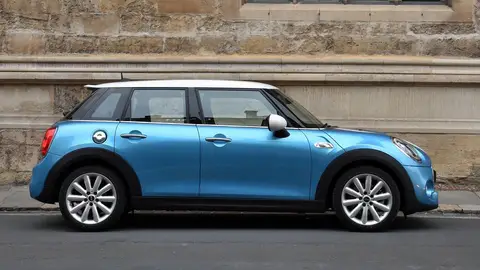 Mini-Cooper_SD_5-door-2015-800-2c.jpg Mini-Cooper_SD_5-door-2015-800-2c