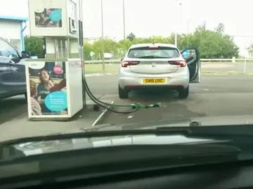 echando-gasolina-wtf.jpg echando-gasolina-wtf.jpg