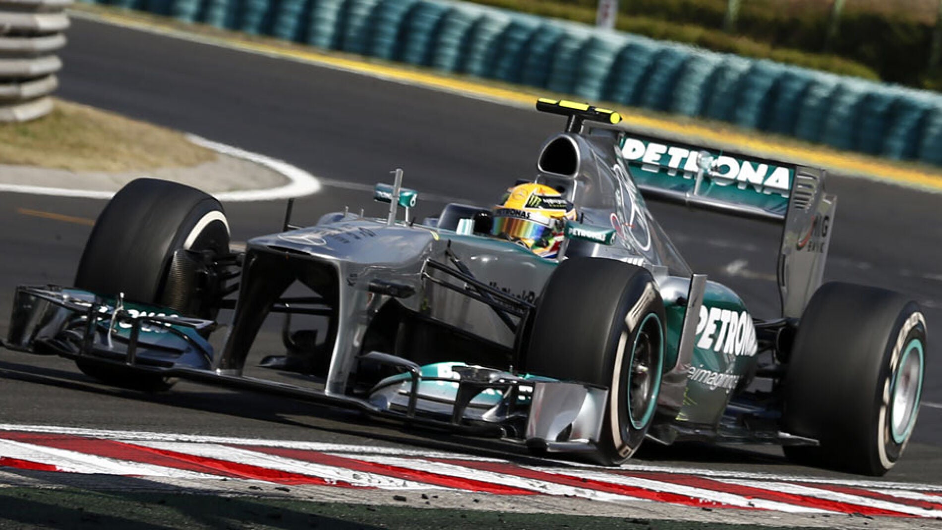 mercedes-w04-hamilton-0617-01.jpg