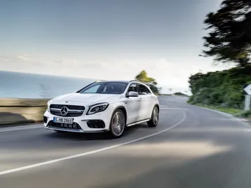 mercedes-gla10.jpg mercedes-gla10.jpg