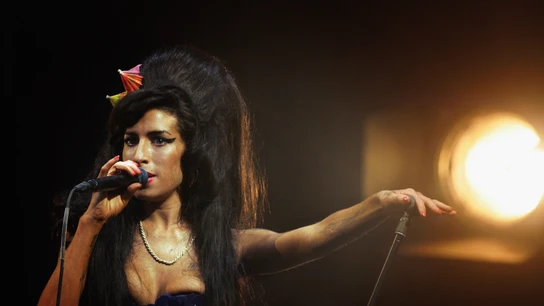 Amy Winehouse en un concierto en 2008 Amy Winehouse en un concierto en 2008