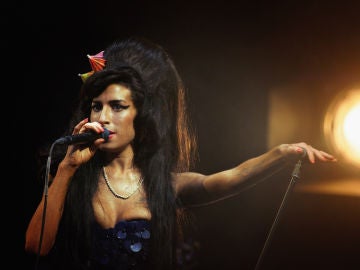Amy Winehouse en un concierto en 2008 Amy Winehouse en un concierto en 2008