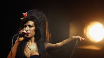 Amy Winehouse en un concierto en 2008