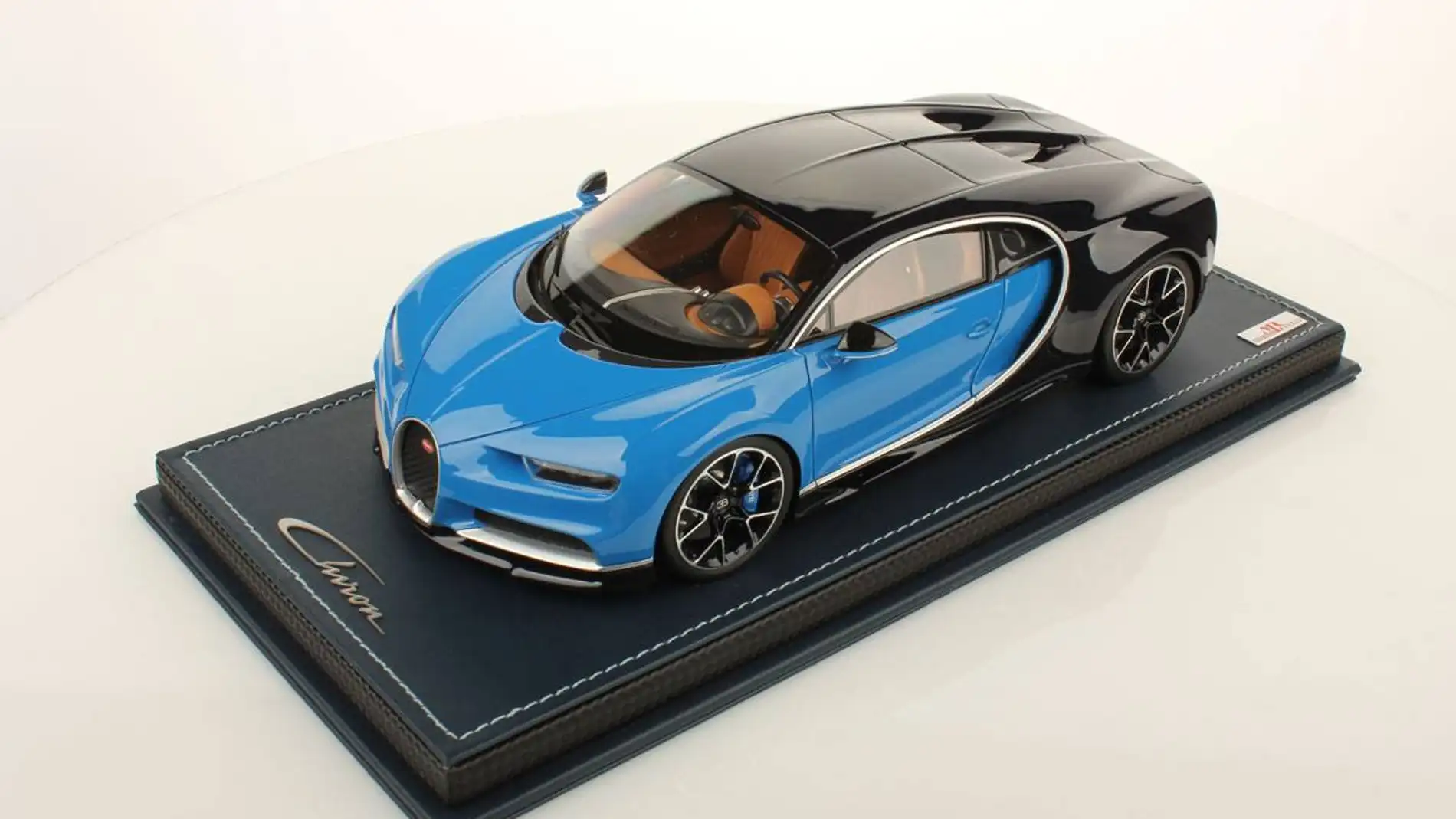 Bugatti-chiron-escala-2016-01.jpg