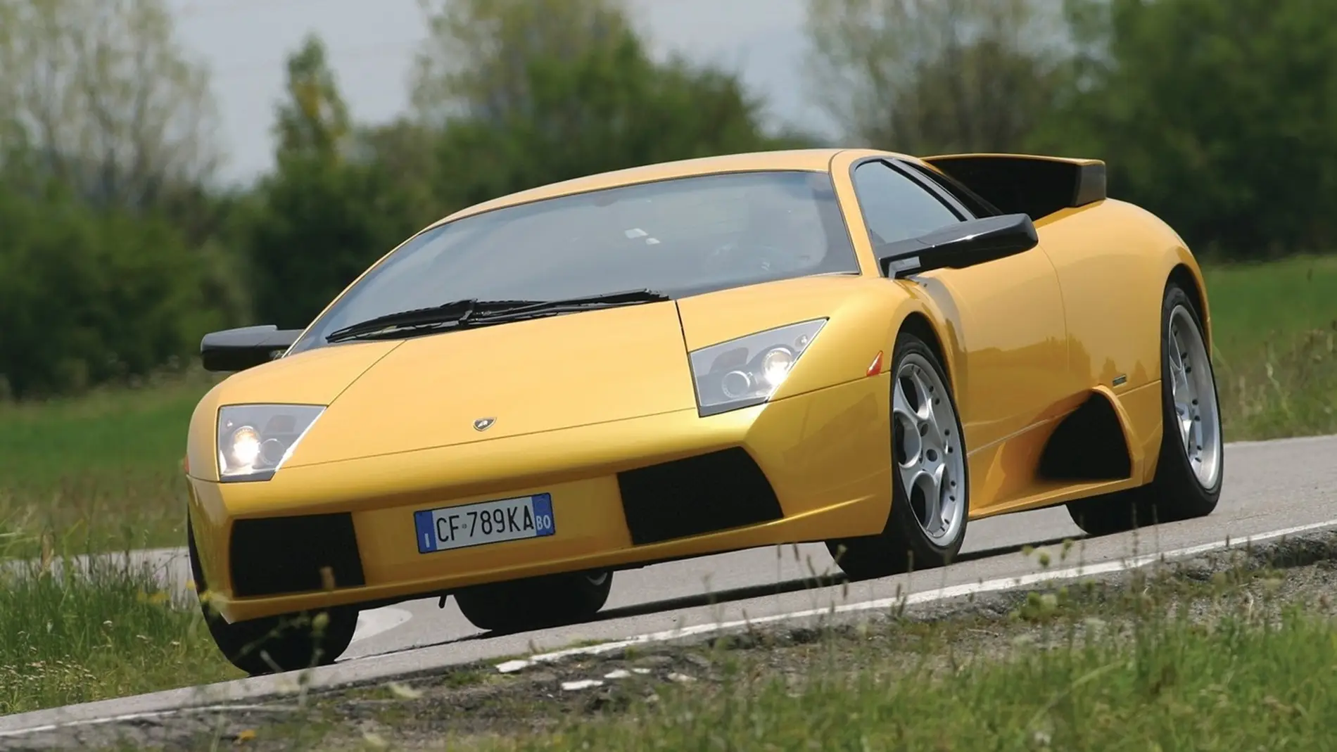 Cuanto cuesta mantener un Lamborghini Murciélago durante  km?