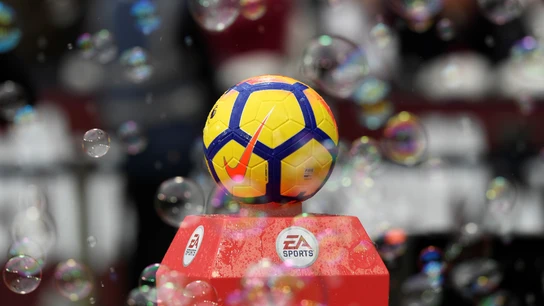 El balón de la Premier League, entre burbujas El balón de la Premier League, entre burbujas