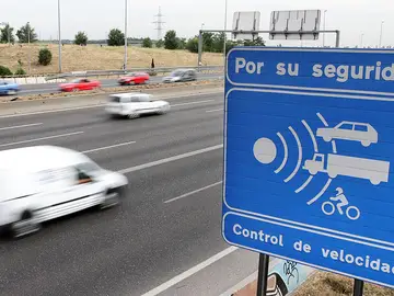 radar-camara-trafico-velocidad-0417-01 radar-camara-trafico-velocidad-0417-01