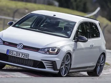 volkswagen-golf-gti-clubsport-s-record-2-nurburgring-2016-02.jpg volkswagen-golf-gti-clubsport-s-record-2-nurburgring-2016-02.jpg