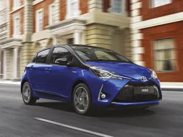 toyota_yaris_hybrid_bi-tone_7.jpg toyota_yaris_hybrid_bi-tone_7.jpg