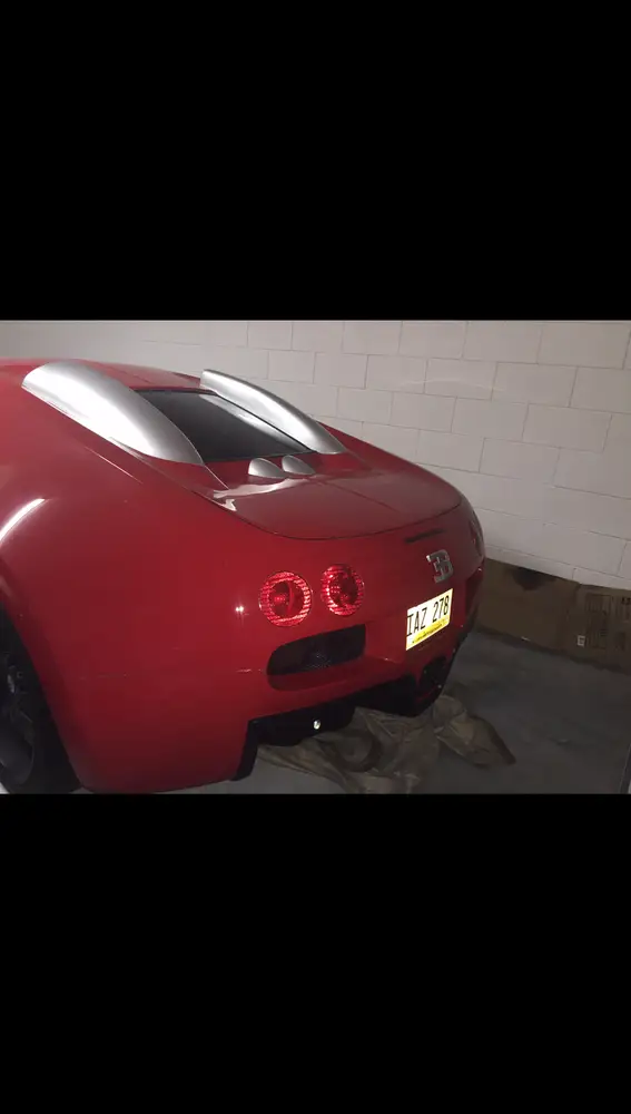 Bugatti-Veyron-r%C3%A9plica_trasera.png