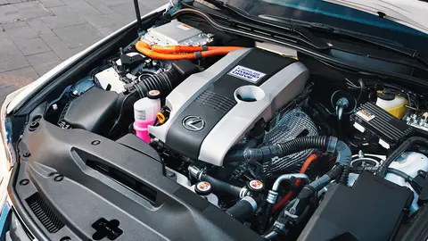 lexus-is-300h-2017-prueba-05.jpg lexus-is-300h-2017-prueba-05