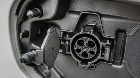 Mitsubishi-Outlander_PHEV-2017-800-20.jpg Mitsubishi-Outlander_PHEV-2017-800-20