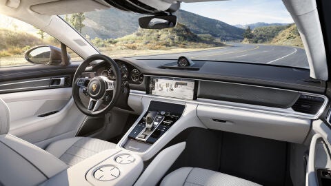 Porsche_Panamera_00100