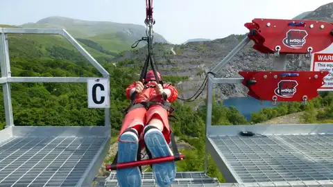 Zip World Velocity Atrévete con la tirolina más rápida del mundo