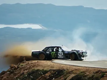 Ken-Block-Climbkhana_-Pikes-Peak-Featuring-the-Hoonicorn-V2.jpg Ken-Block-Climbkhana_-Pikes-Peak-Featuring-the-Hoonicorn-V2.jpg