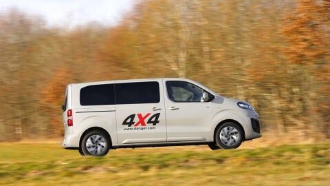 Serie_especial_SpaceTourer_4x4_Dangel