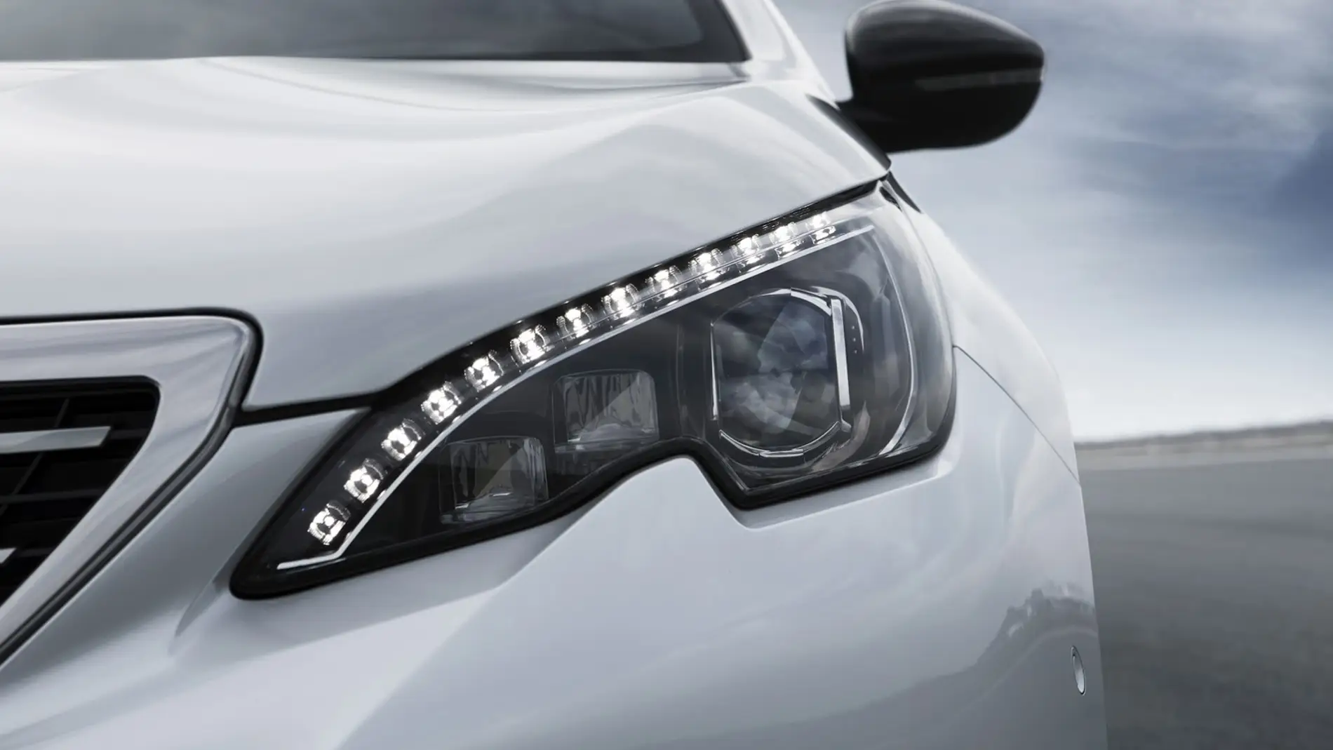 Las bombillas LED para tu coche ya son legales: estas son las