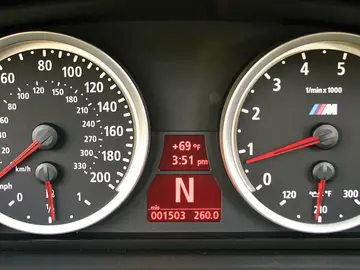 BMW-punto-muerto-caja-cambios-0917-01 BMW-punto-muerto-caja-cambios-0917-01