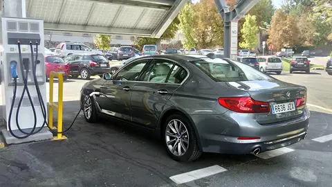 530e_electrolinera2.jpg 530e_electrolinera2