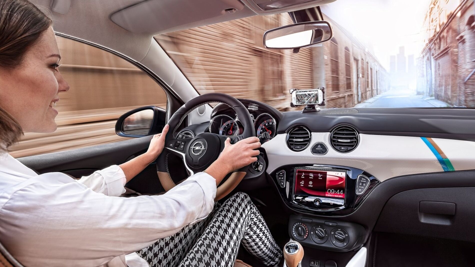 conductor-opel-adam-1217-01.jpg