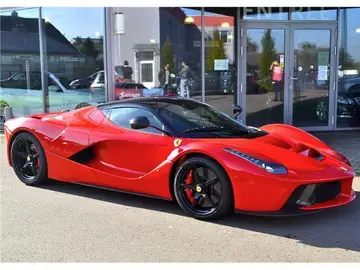 Ferrari-LaFerrari_10-millones.jpg Ferrari-LaFerrari_10-millones.jpg