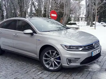 PASSAT_GTE_25c-e1517333225299.jpg PASSAT_GTE_25c