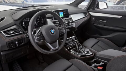 P90288902_highRes_the-new-bmw-2-series