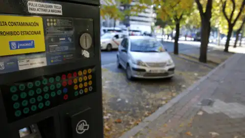 madrid-ensaya-la-ampliacion-del-ser-fuera-de-la-m-30-y-los-fines-de-semana-en-el-centro.jpg parkimetro-madrid-1