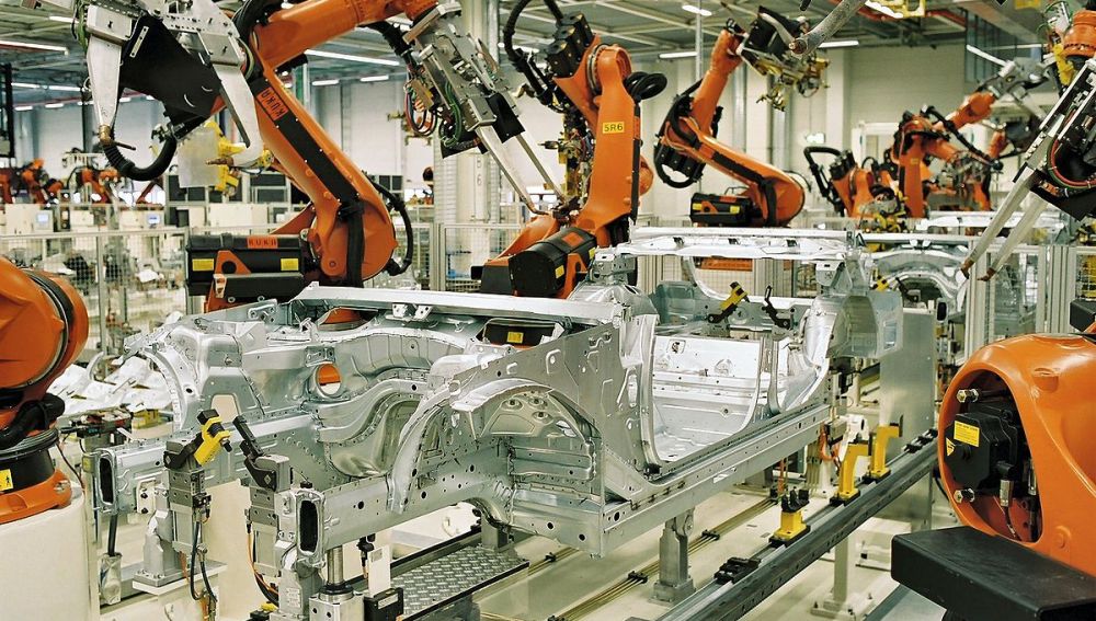 1200px-BMW_Leipzig_MEDIA_050719_Download_Karosseriebau_max.jpg