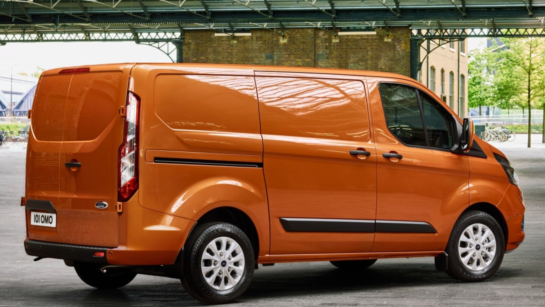 ford_transit_custom_8.jpg
