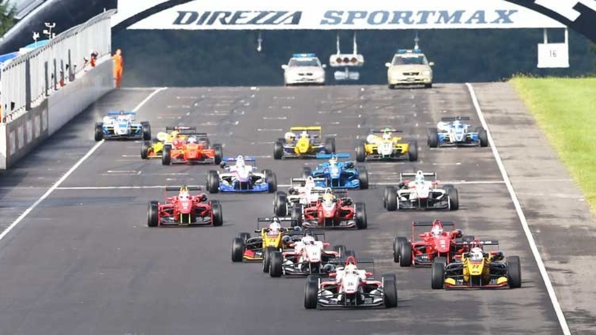 SalidaSugoF3Jp2016.jpg