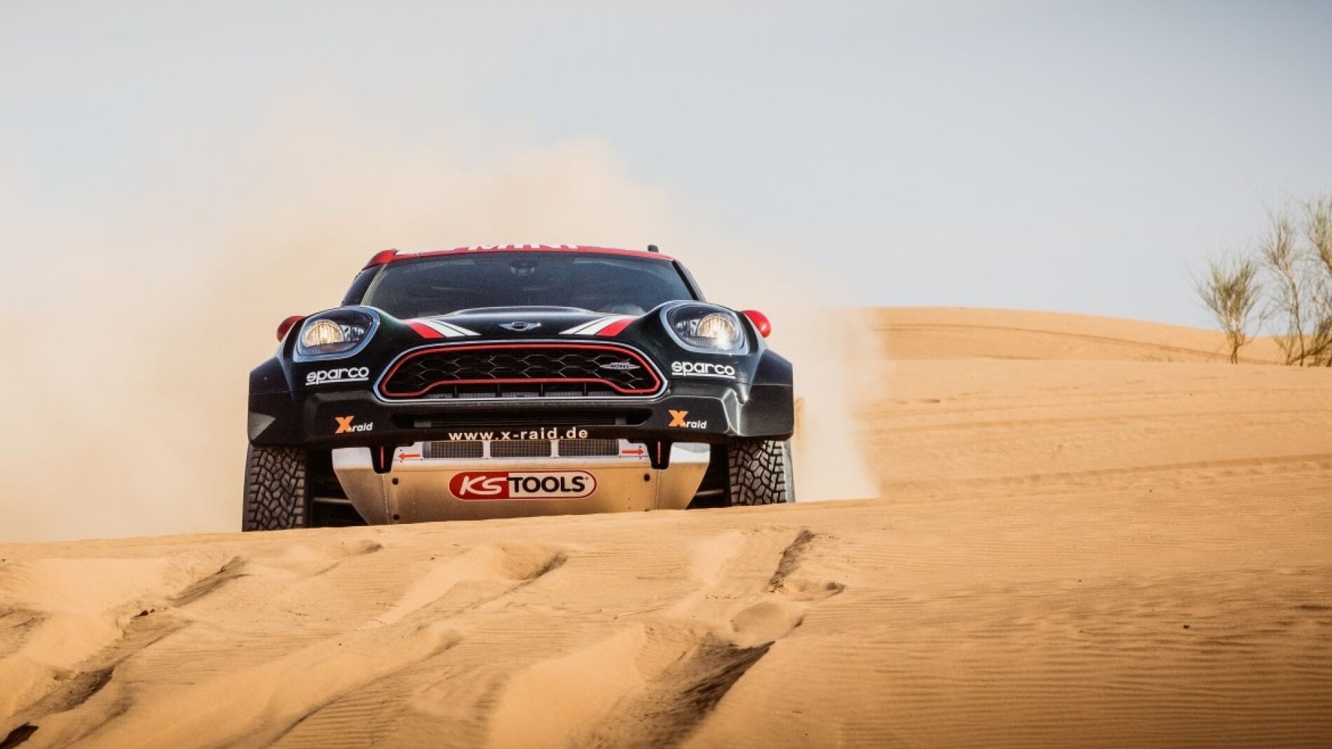 MINI-John-Cooper-works-Rally-Dakar-2017-x-raid-1.jpg