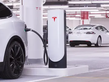 tesla-supercharger-ciudad-0917-01.jpg tesla-supercharger-ciudad-0917-01.jpg