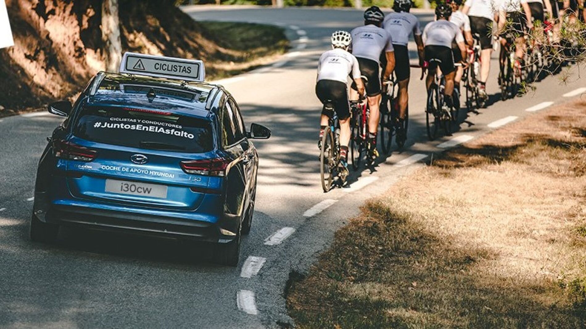 hyundai-juntos-en-el-asfalto.jpg