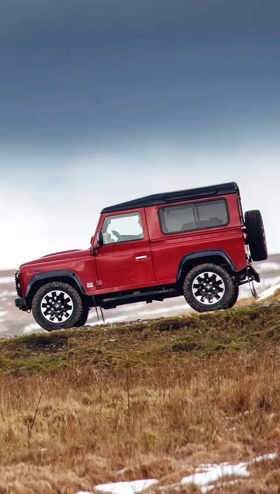 land-rover-defender-works-v8-0118-003.jpg land-rover-defender-works-v8-0118-003.jpg