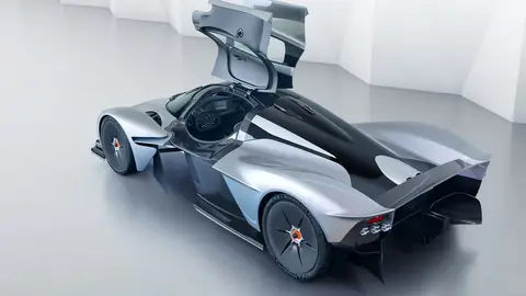 aston-martin-valkyrie-0717-003.jpg aston-martin-valkyrie-0717-003