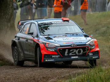 CC-Sordo-ausente-Finlandia.jpg CC-Sordo-ausente-Finlandia.jpg