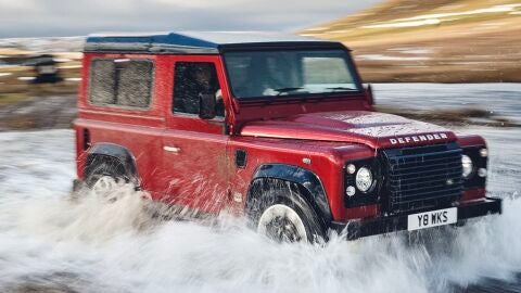 land-rover-defender-works-v8-0118-001