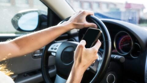 telefono-movil-volante-sancion-2016-01