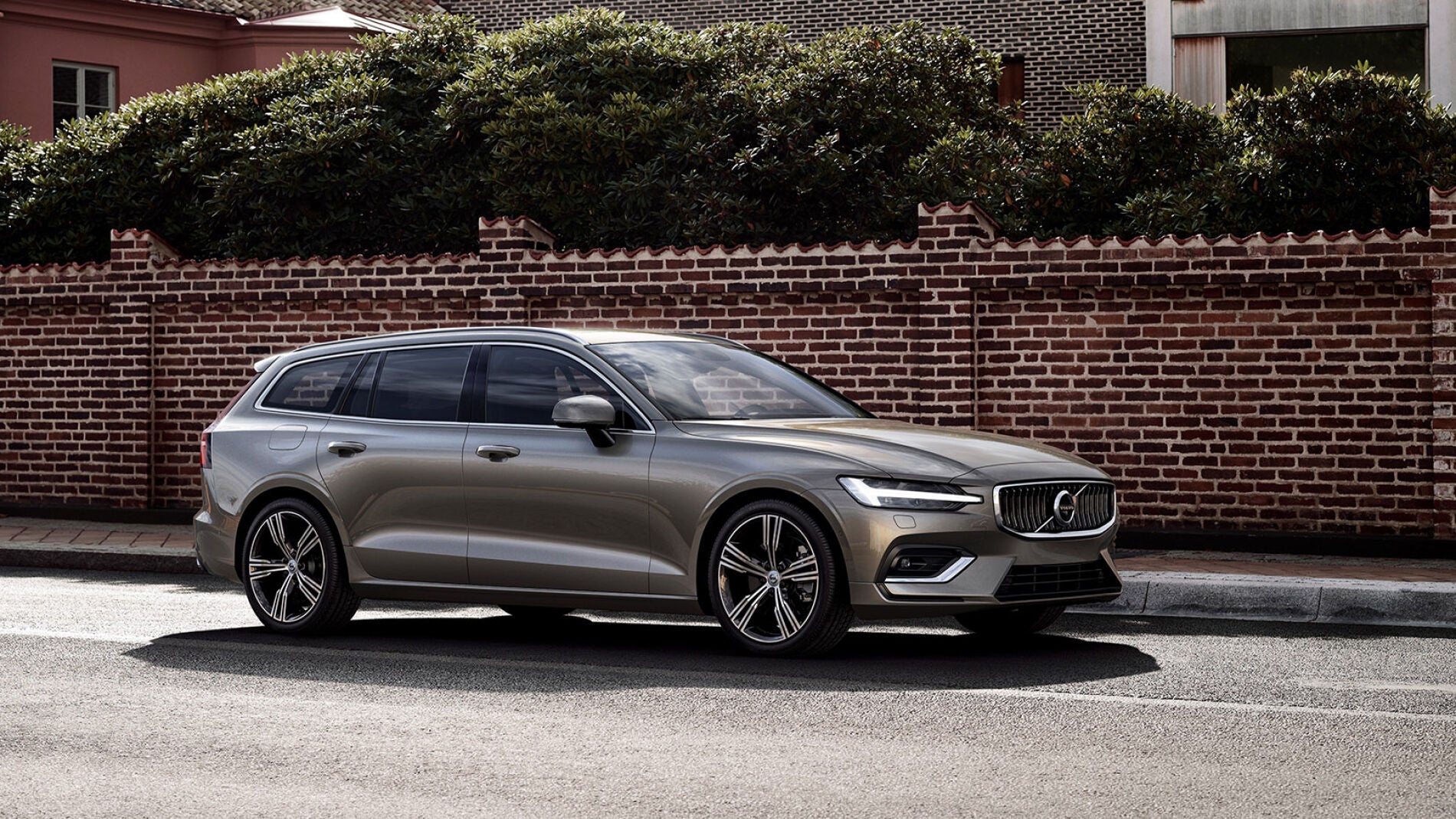 0New-Volvo-V60-exterior.jpg