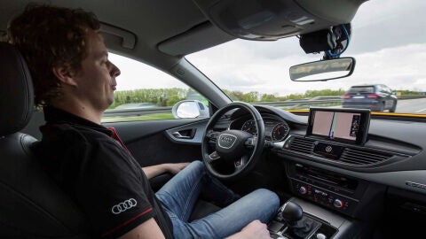 audi-a7-piloted-driving-autonomo-0717-02
