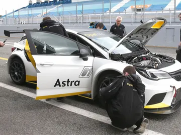 CC-Opel-Astra-TCR-test-2016.jpg CC-Opel-Astra-TCR-test-2016.jpg