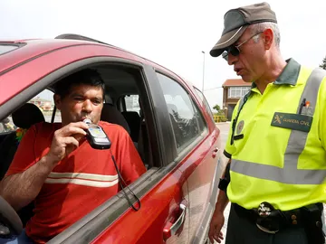 control-alcohol-dgt-guardia-civil-0617-01 control-alcohol-dgt-guardia-civil-0617-01