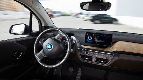 bmw-active-assist-0116-03