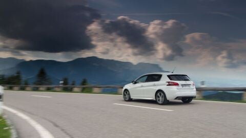 peugeot-308-2018-1
